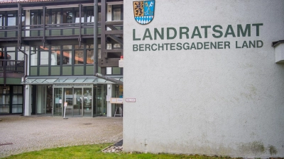 Der Kampf ums Landratsamt wird zwischen den Kandidaten von Freien Wählern und CSU ausgetragen. (Archivbild)  (Foto: Lino Mirgeler/dpa)