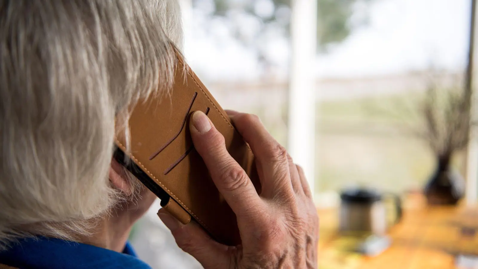 Seit fünf Jahren gibt es überall in Bayern telefonische Krisendienste für Menschen in seelischer Not. (Symbolbild) (Foto: Sebastian Gollnow/dpa)