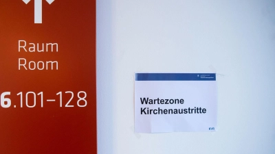 Die katholischen Bistümer und die evangelische Landeskirche haben ihre Austrittszahlen veröffentlicht. (Symbolbild) (Foto: Sven Hoppe/dpa)