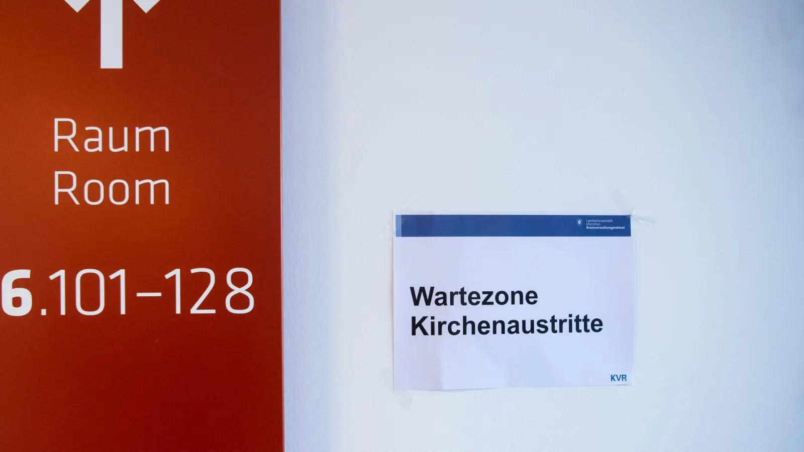 Die katholischen Bistümer und die evangelische Landeskirche haben ihre Austrittszahlen veröffentlicht. (Symbolbild) (Foto: Sven Hoppe/dpa)