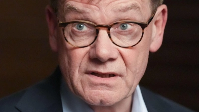 Außenminister Johann Wadephul (CDU) äußert sich in Tel Aviv nach einem Treffen mit seinem israelischen Amtskollegen Gideon Saar optimistisch zur weiteren Umsetzung des Nahost-Friedensprozesses. (Foto: Marcus Brandt/dpa)