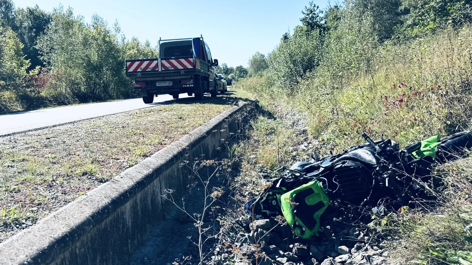 Der 31-Jährige erlag noch an der Unfallstelle seinen schweren Verletzungen. (Foto: Evi Lemberger)