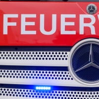 Ein Feuerwehrmann erlitt bei dem Einsatz eine leichte Rauchvergiftung. (Symbolbild) (Foto: Klaus-Dietmar Gabbert/dpa)
