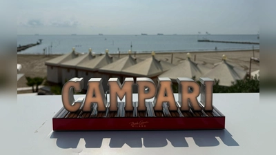 In Italien hat die Finanzpolizei Aktien des weltweit tätigen Likörherstellers Campari im Wert von 1,2 Milliarden Euro beschlagnahmt. (Foto: Christoph Sator/dpa)