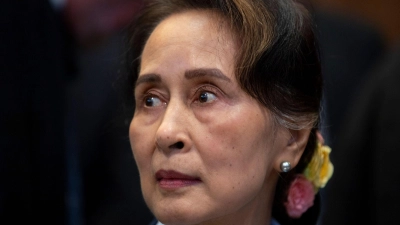 War nach dem Militärputsch vom Februar 2021 festgenommen worden: Aung San Suu Kyi. (Foto: Peter Dejong/AP/dpa)