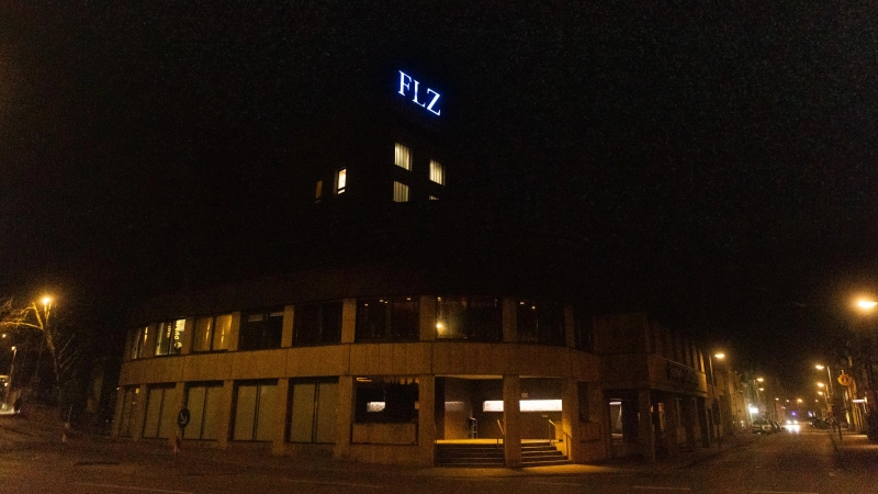 Noch brennt in der FLZ in Ansbach Licht und wir tragen die letzten Ergebnisse für heute zusammen. (Foto: Evi Lemberger)