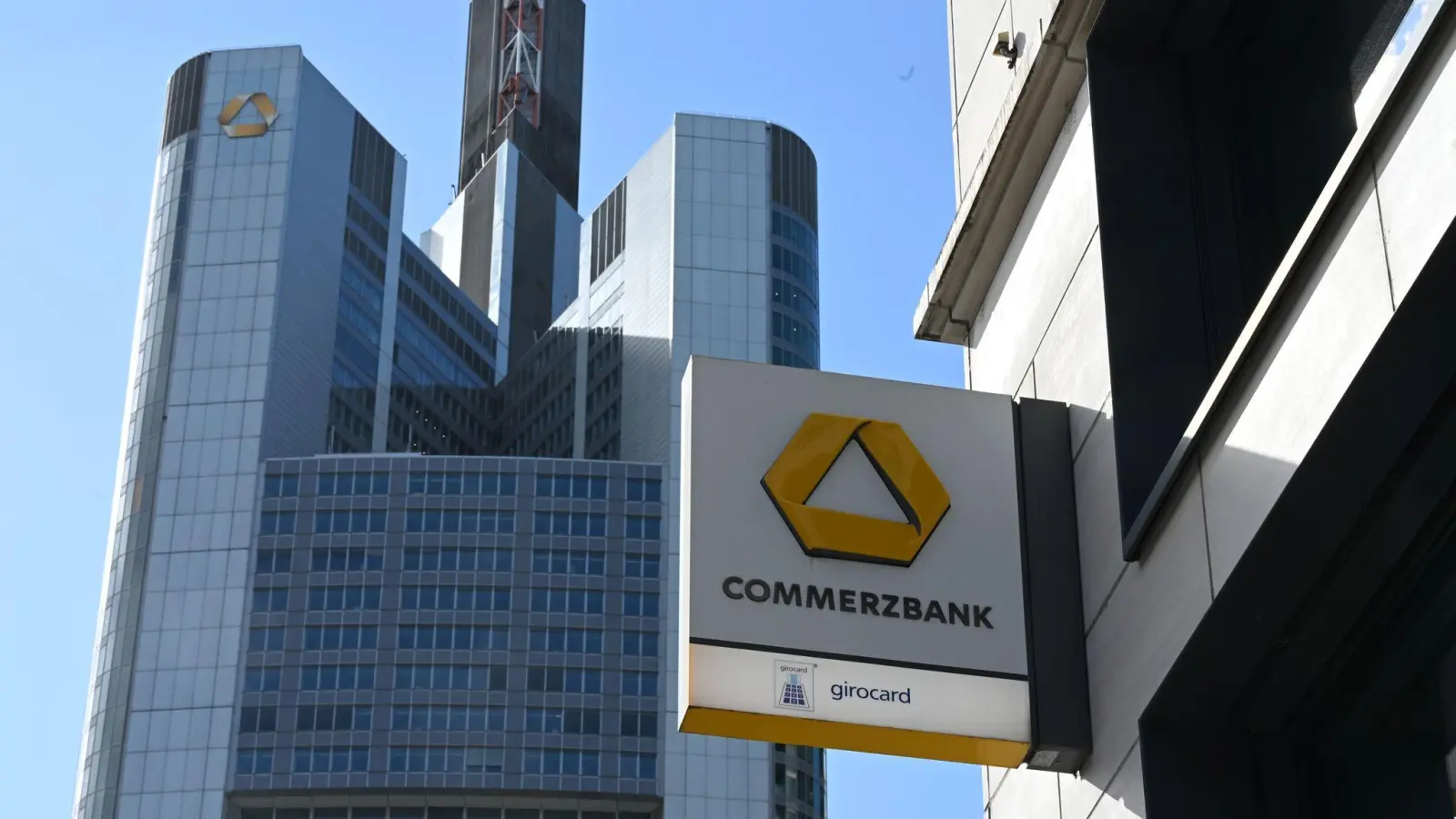 Objekt der Begierde: die Commerzbank. (Archivbild) (Foto: Michael Brandt/dpa)
