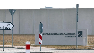 Gegen weitere Mitarbeiter des Augsburger Gefängnisses wurde Anklage erhoben. (Archivbild) (Foto: Karl-Josef Hildenbrand/dpa)