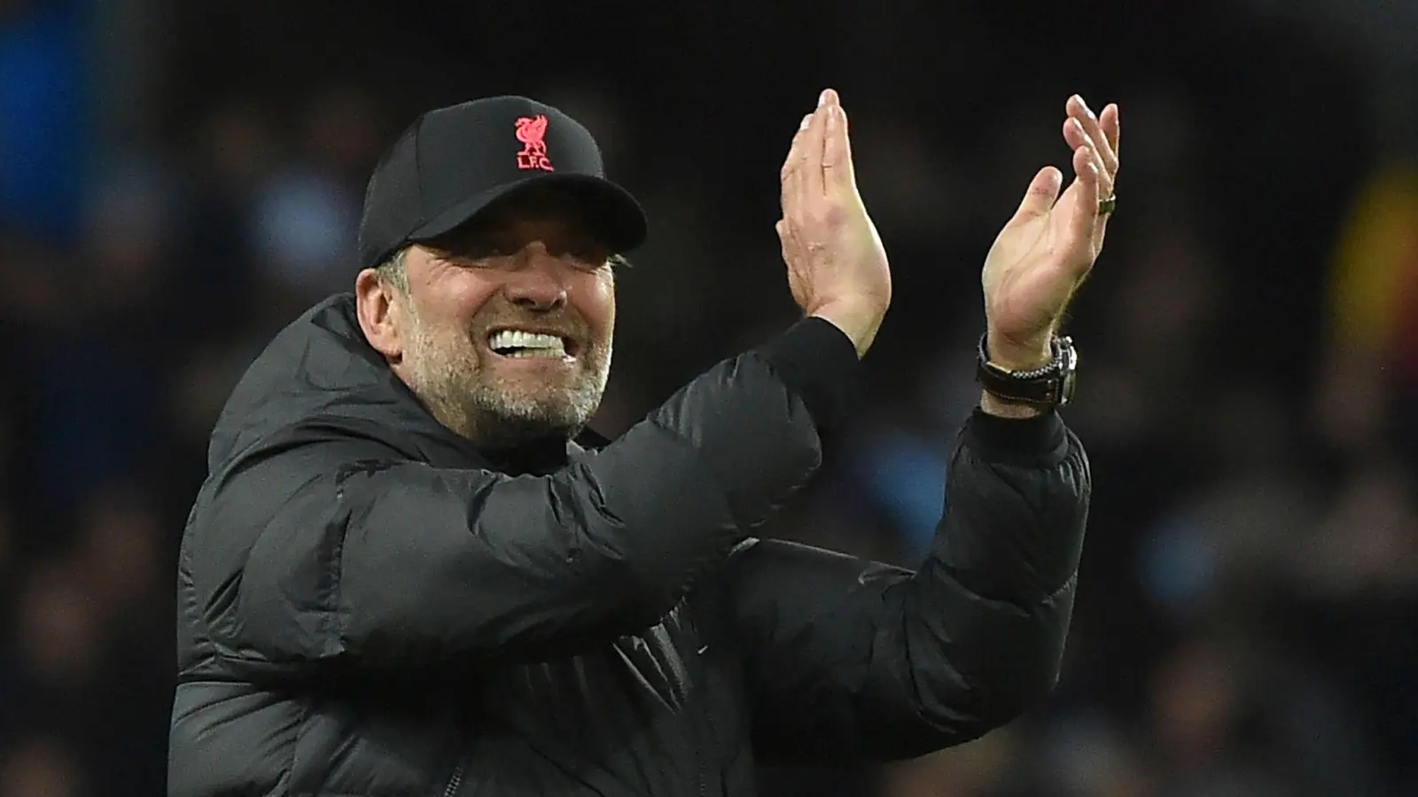 Liverpools Trainer Jürgen Klopp hofft im Fernduell um die Meisterschaft auf einen Fehler von Manchester City. (Foto: Rui Vieira/AP/dpa)