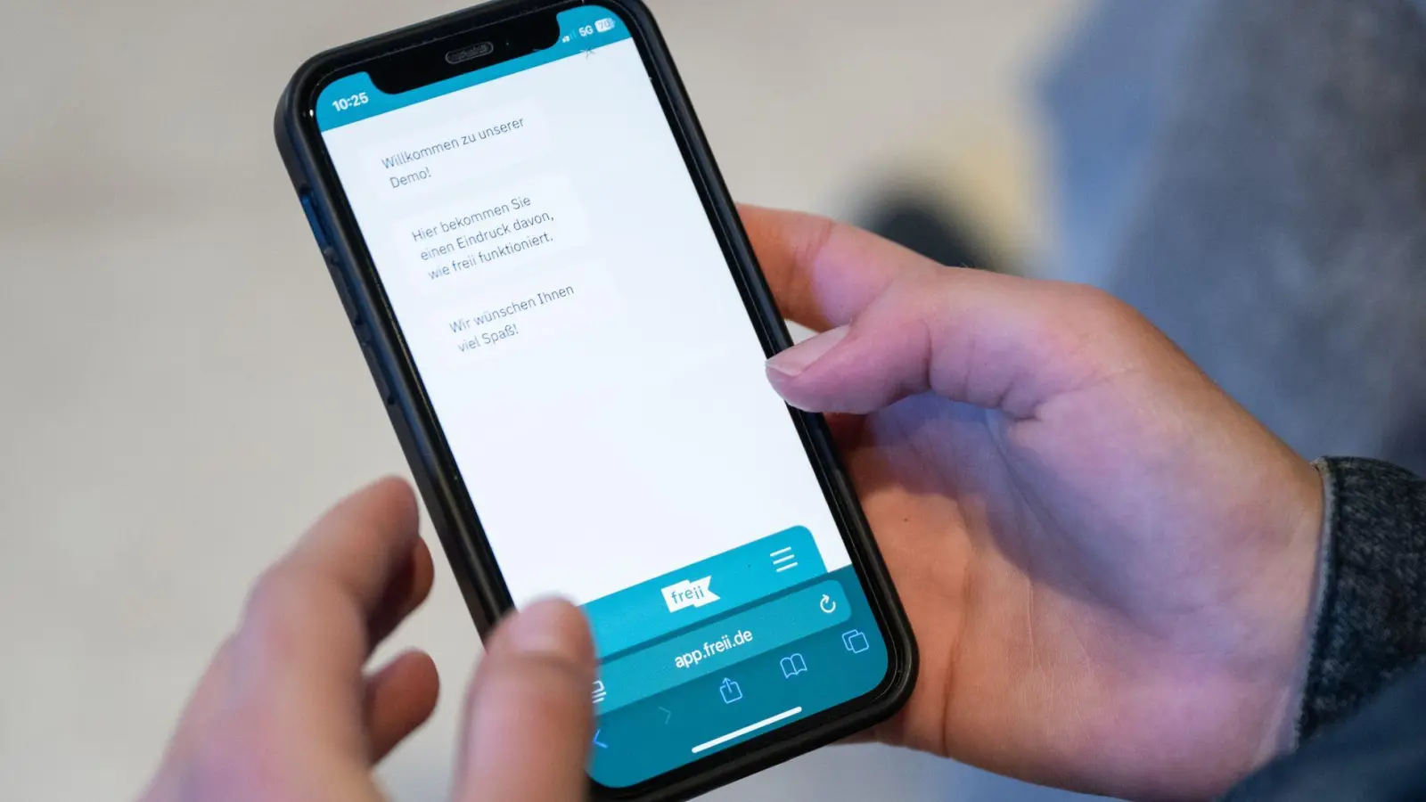 Die Aufgaben dauern zwischen drei und vier Minuten. (Foto: Christophe Gateau/dpa)