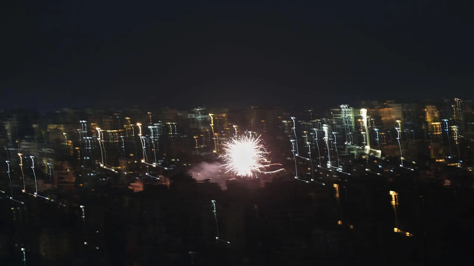 Im Libanon gilt eine Waffenruhe.  (Foto: Hassan Ammar/AP/dpa)