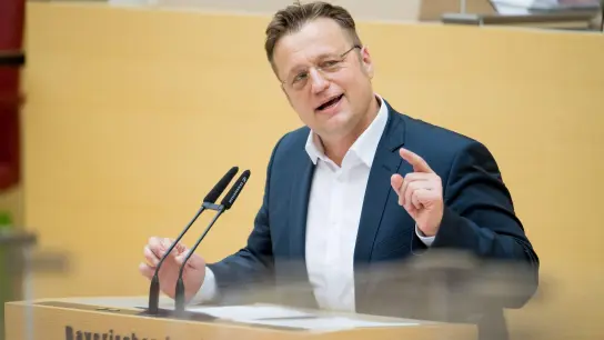 Gerd Mannes (AfD), AfD-Landtagsabgeordneter, spricht im Bayerischen Landtag. (Foto: Tobias Hase/dpa/Archivbild)