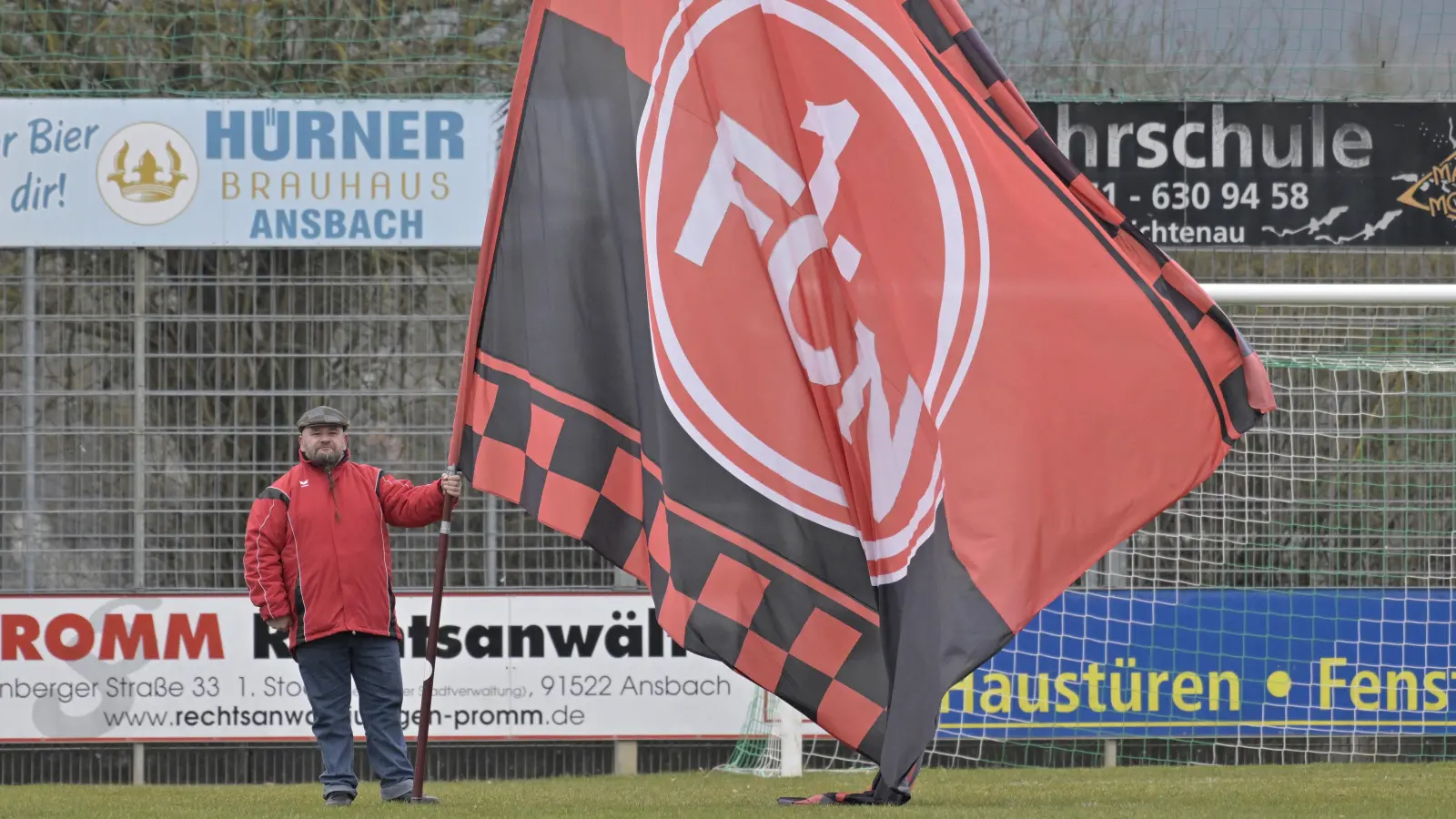 Damit klar ist: Heute ist der Club zu Gast und der bringt Fahnenträger mit. (Foto: Martin Rügner)