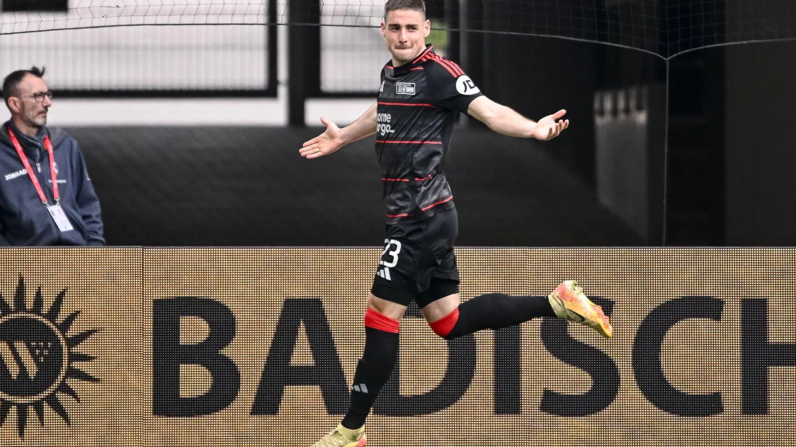 Bleibt ein Eiserner: Andrej Ilic. (Foto: Harry Langer/dpa)