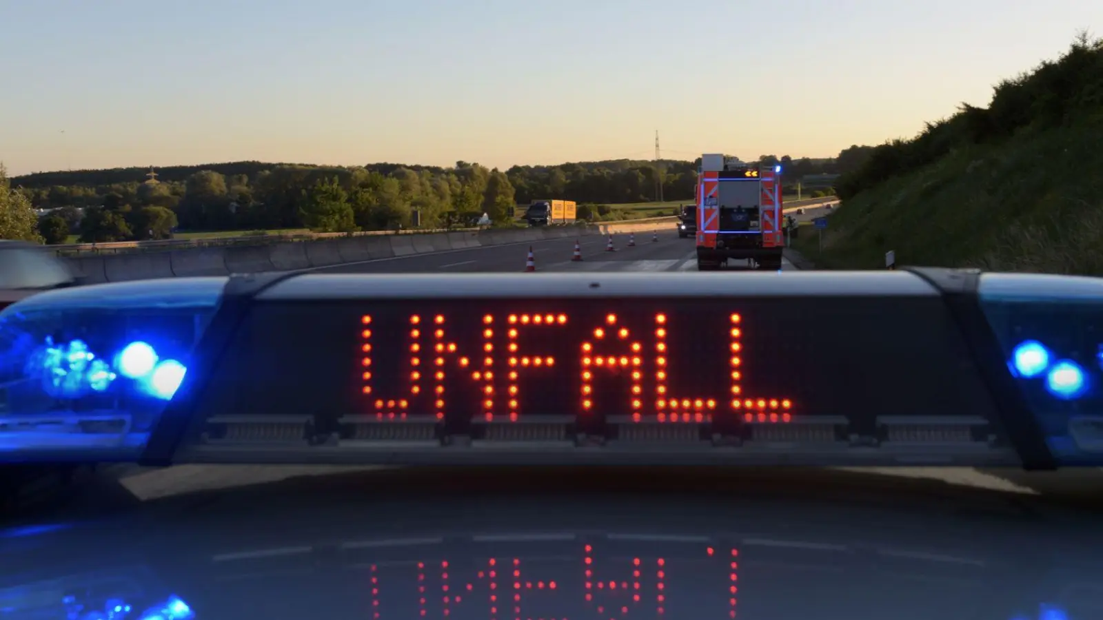 1.322 Menschen sind im ersten Halbjahr bei Verkehrsunfällen ums Leben gekommen, wie aus einer vorläufigen Statistik hervorgeht. (Symbobild). (Foto: Stefan Puchner/dpa)