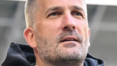 Trainer Manuel Baum darf sich auf den Trainingsstart freuen. (Archivbild) (Foto: Harry Langer/dpa)
