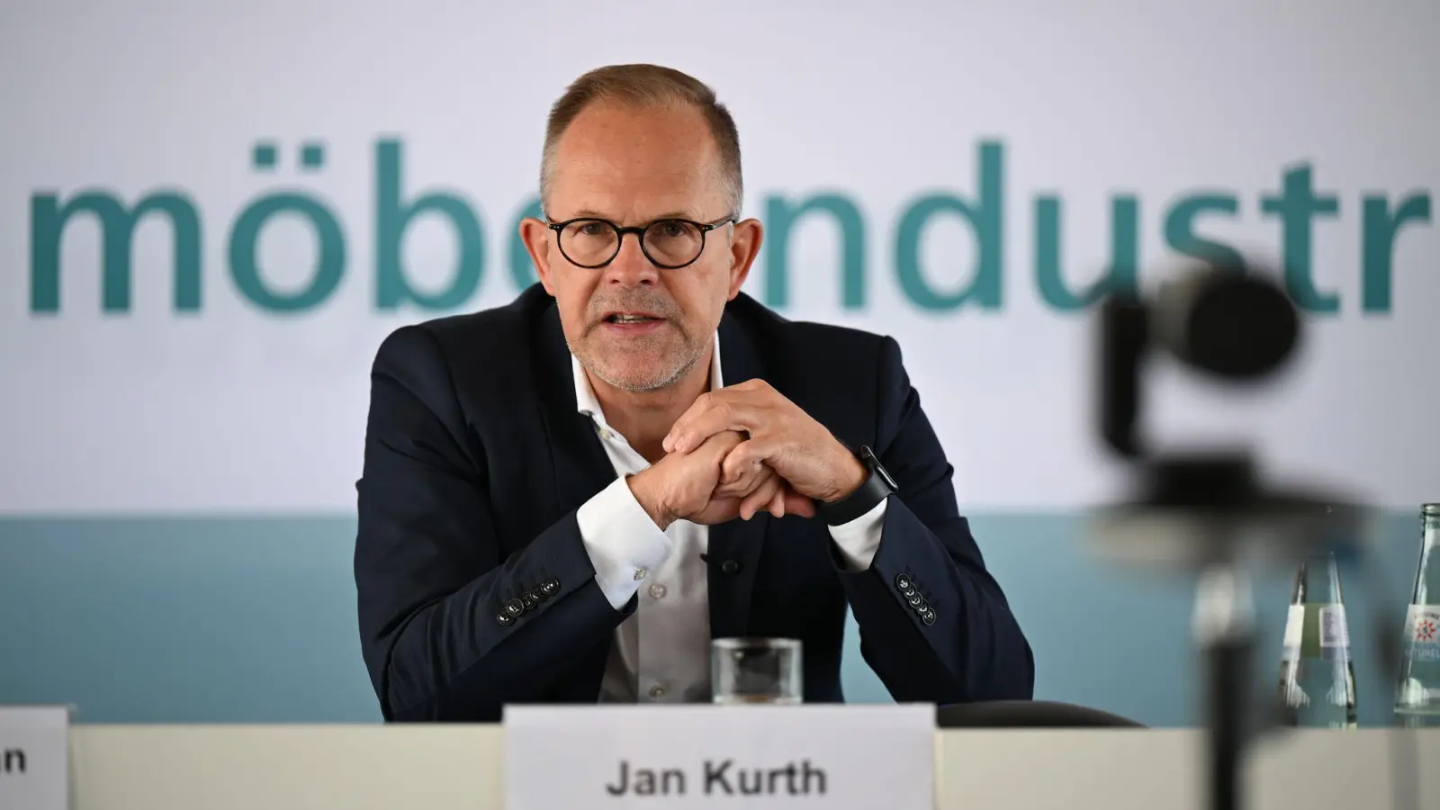 Der Geschäftsführer des Verbandes der Küchenmöbelindustrie, Jan Kurth ist überzeugt, dass es bergauf geht mit der Branche. (Foto: Wolf von Dewitz/dpa)