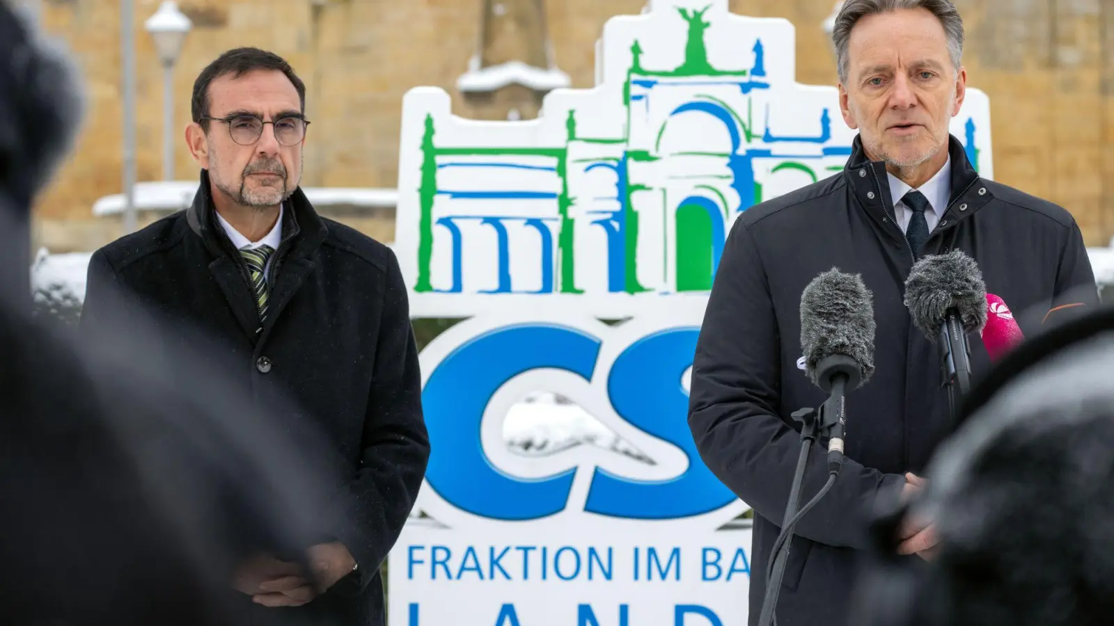 Wollen mehr Befugnisse für Ermittler: der CSU-Fraktionschef (l) und der BKA-Präsident. (Foto: Pia Bayer/dpa)