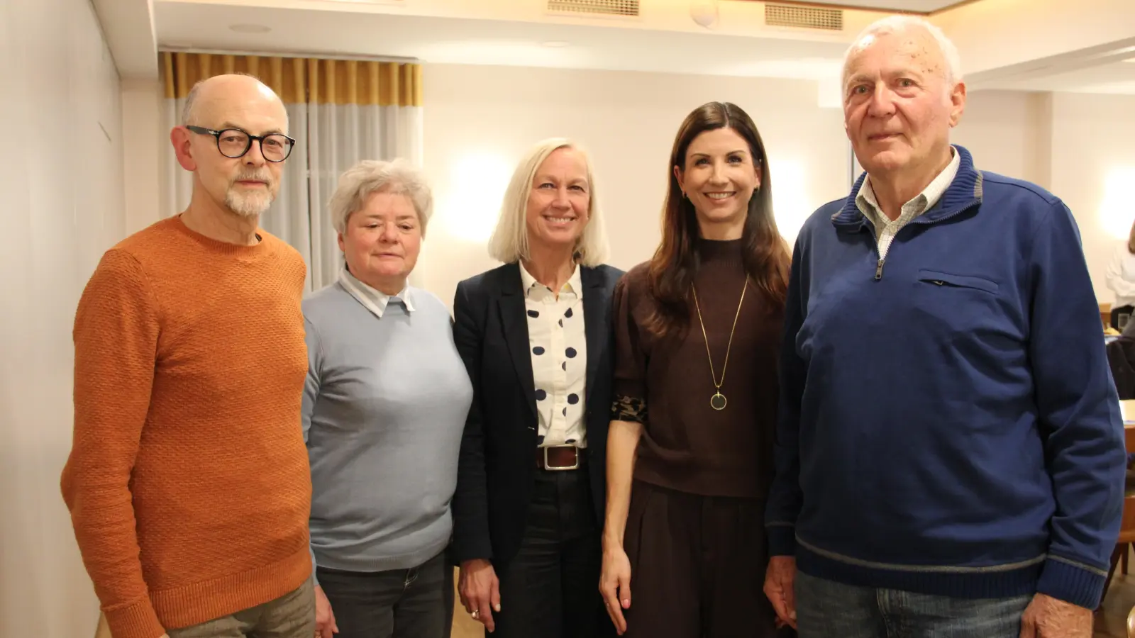 Bilden weiterhin den Vorstand von Mediroth (von links): Dr. Thomas Rebmann, Renate Schauer, Jutta Striffler, Michaela Ebner und Heinz Tomann. (Foto: Clarissa Kleinschrot)