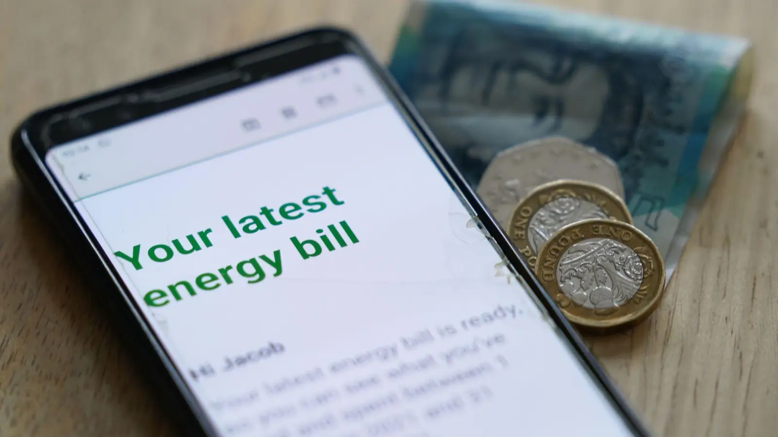 Für Privatverbraucher hatte die britische Regierung die Energiepreise bereits gedeckelt - Haushalte müssen sich allerdings trotz dieser Maßnahme auf höhere Rechnungen einstellen. (Foto: Jacob King/PA Wire/dpa)