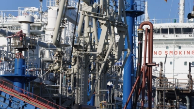 Zu den Folgen des russischen Angriffskriegs gegen die Ukraine gehören auch deutsche Bemühungen um neue Quellen für Energieimporte. (Symbolbild)  (Foto: Marcus Brandt/dpa)