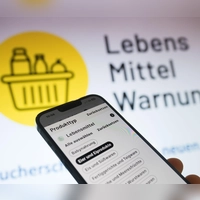 Die Verbraucherschützer warnen derzeit vor Spielzeug des Einzelhändlers Woolworth. Es könnte der giftige Asbest enthalten. (Symbolbild) (Foto: Sebastian Gollnow/dpa)