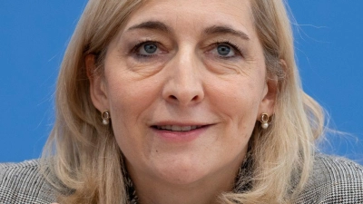 Gesundheitsministerin Nina Warken (CDU) will die Pflegeversicherung reformieren. (Archivfoto) (Foto: Soeren Stache/dpa)