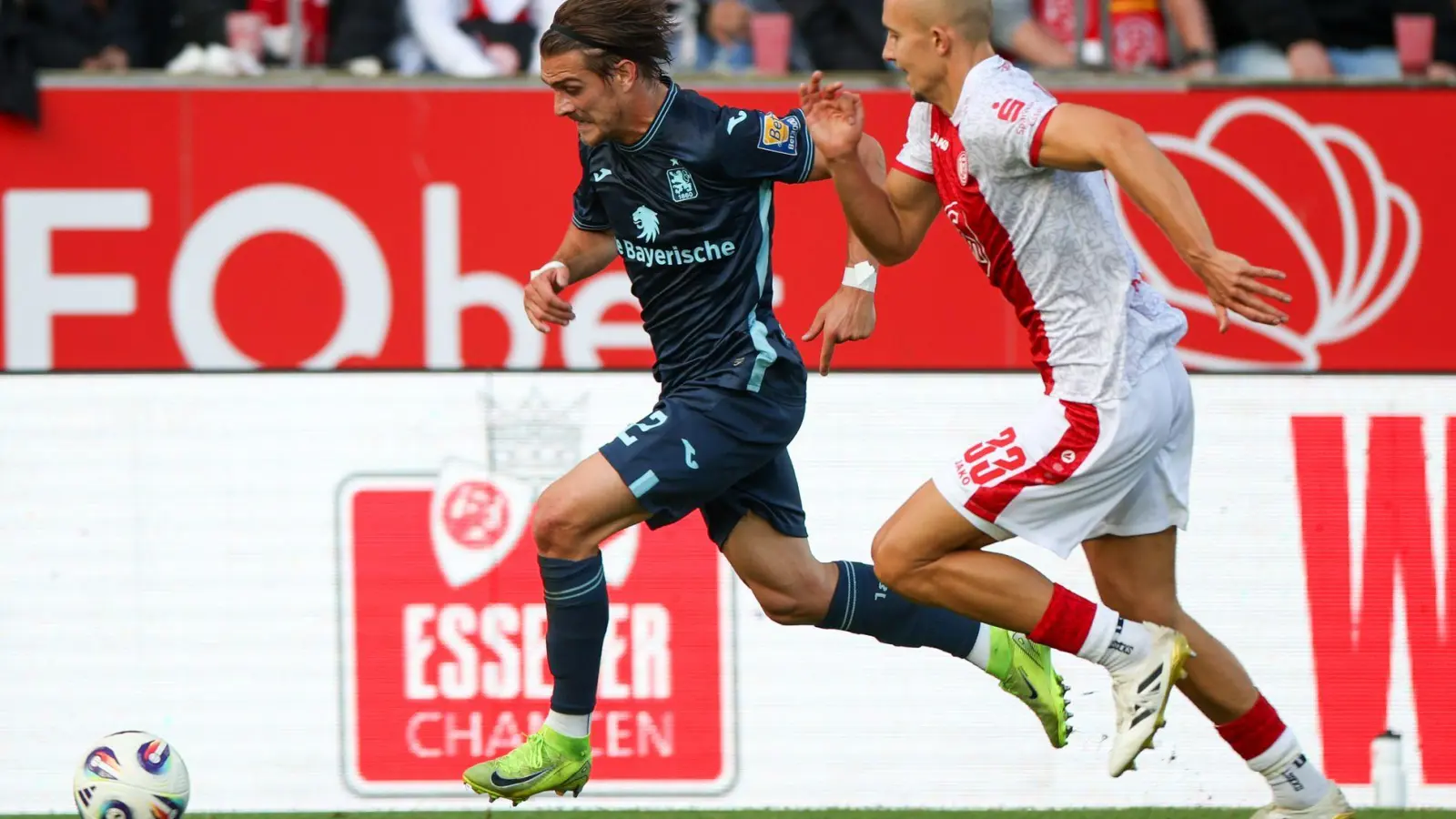Sigurd Haugen (l) markierte gegen Aue das Siegtor. (Archivbild) (Foto: Christoph Reichwein/dpa)