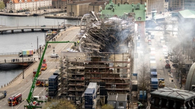 Ein Blick auf die Überreste der alten Börse in Kopenhagen. (Foto: Ida Marie Odgaard/Ritzau Scanpix Foto/AP/dpa)