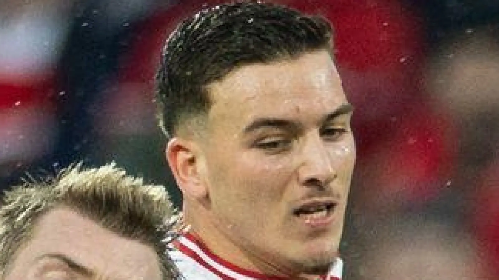 Kölns Said El Mala (r) hatte die erste gute Chance der Partie.  (Foto: Rolf Vennenbernd/dpa)