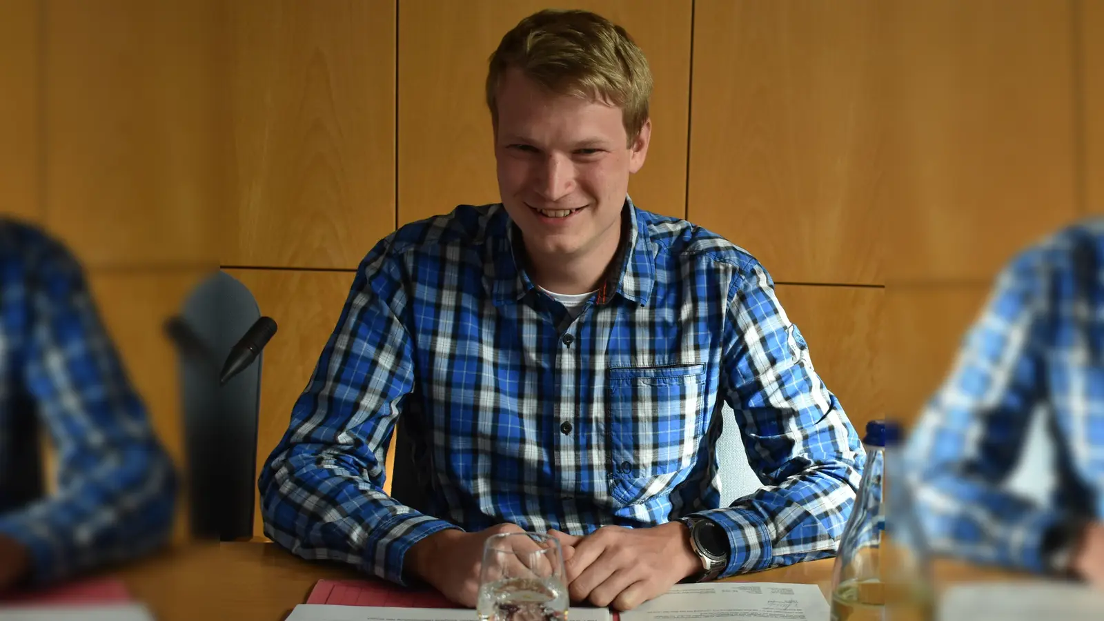 Niko Schwarz, Sachgebietsleiter für die Tiefbauverwaltung, berichtete über den Ausbau der Schwarzbachgrund-Staatsstraße, die von Burghaslach bis zur Landkreisgrenze führt. (Foto: Ute Niephaus)