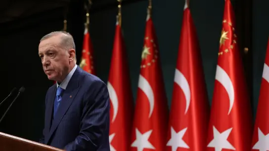 Forderte zuletzt von Schweden die Auslieferung von 130 Personen, die er als Terroristen betrachtet: Der türkische Staatschef Recep Tayyip Erdogan. (Foto: Turkish Presidency/AP/dpa)