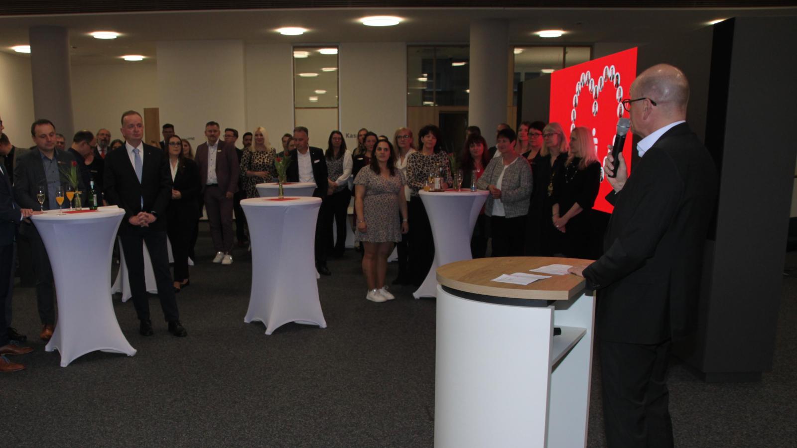 umbau-der-sparkasse-ansbach-das-ndert-sich-f-r-die-bank-und-die