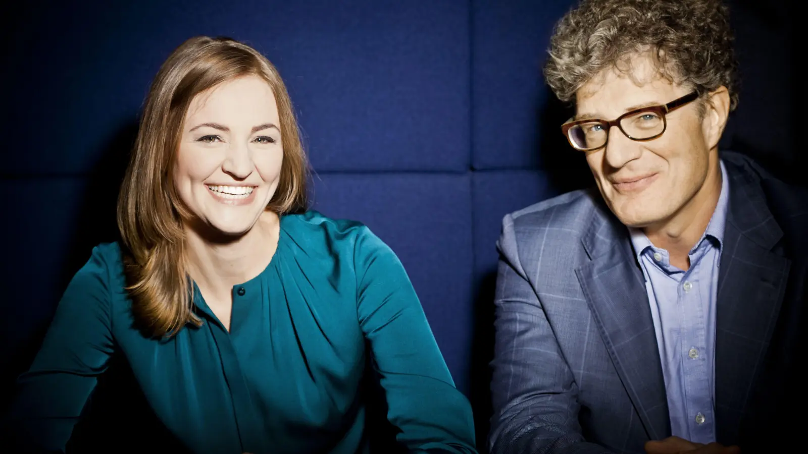 Haben vor acht Jahren gemeinsam ein besonders Konzert-Konzept ent- wickelt: Franziska Hölscher und Roger Willemsen. (Foto: Irene Zandel)