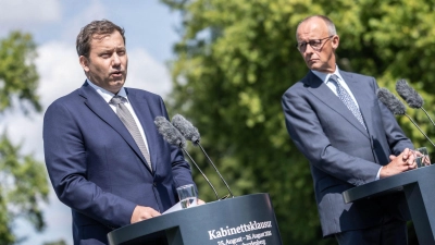 Klingbeil stellt klar, was er in Sachen Zuckersteuer plant - und was nicht. (Foto: Michael Kappeler/dpa)