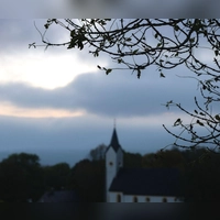 Regen und Sonne im Mix - auch die kommenden Tage bleibt es herbstlich. (Archivbild) (Foto: Pia Bayer/dpa)