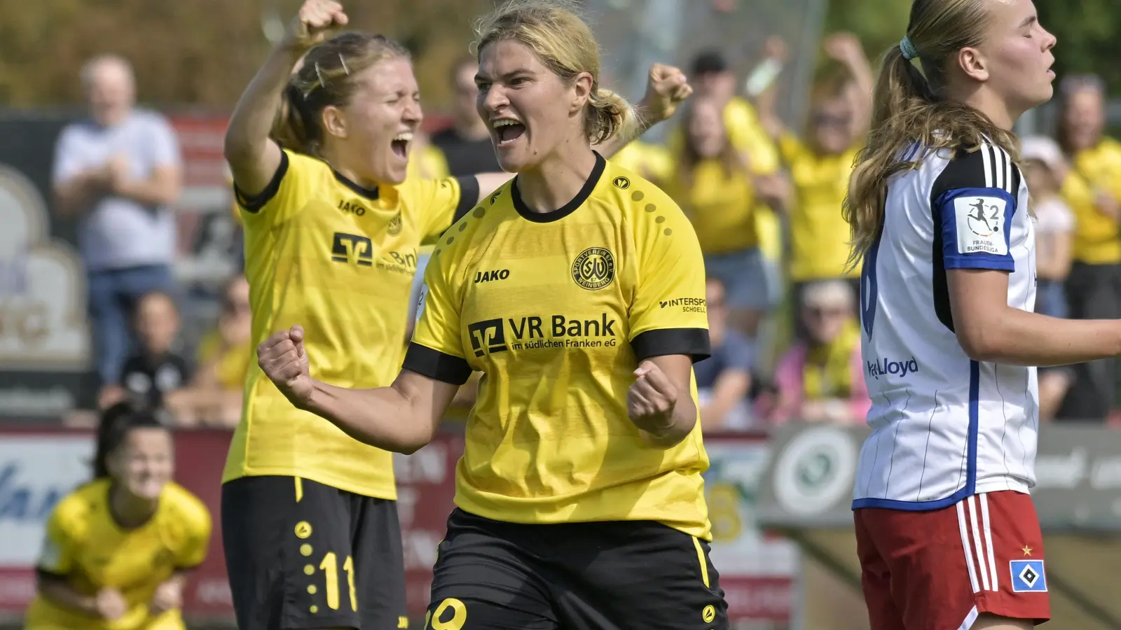 Weinberg jubelt wieder: Lisa Wich (2. von links, hier im Spiel gegen den HSV) traf zum 1:1. Links ist Marlene Ganßer zu sehen. (Foto: Martin Rügner)