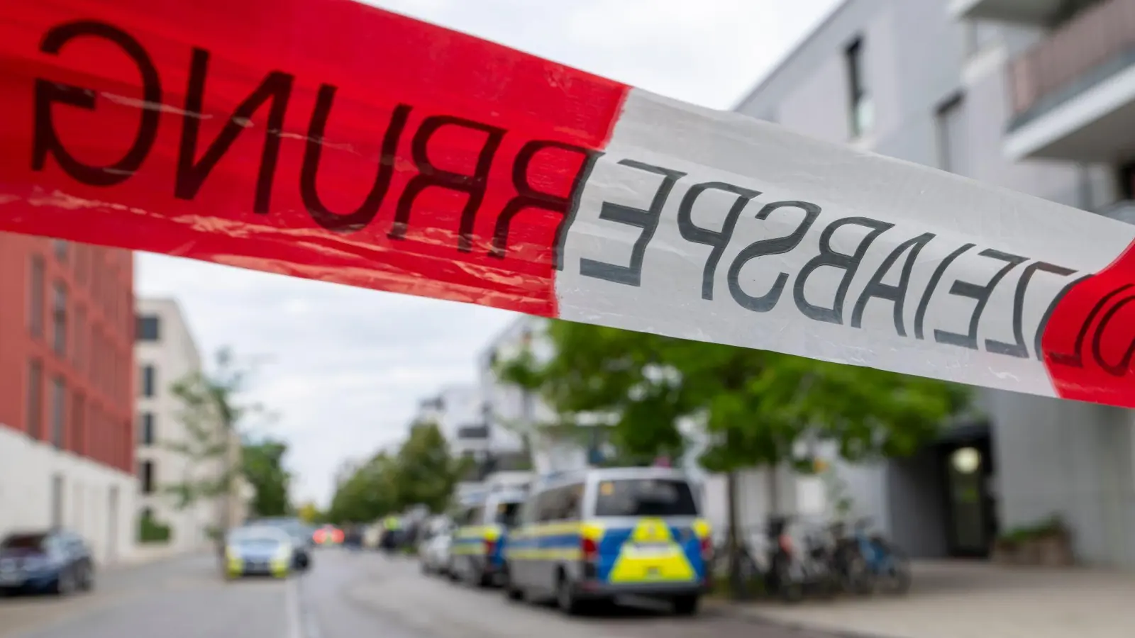Verletzt wurde bei dem Einsatz laut Polizei niemand.  (Foto: Peter Kneffel/dpa)