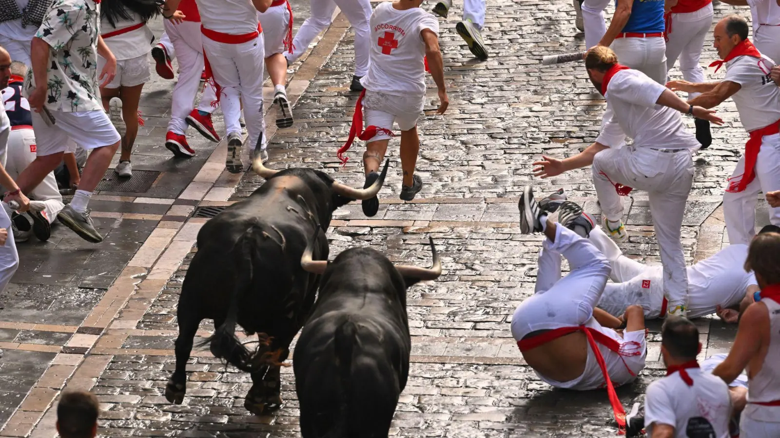 Das Sanfermín-Fest findet bereits seit Ende des 16. Jahrhunderts statt. (Foto: Miguel Oses/AP/dpa)