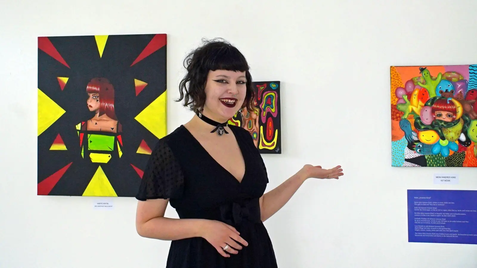 2022 erhielt sie den Publikumspreis beim Jugendförderpreis für Bildende Kunst der Stadt Ansbach: Thalía Ruby Hahn. Ihre erste Ausstellung ist derzeit im Ansbacher Kunsthaus zu sehen. (Foto: Elke Walter)