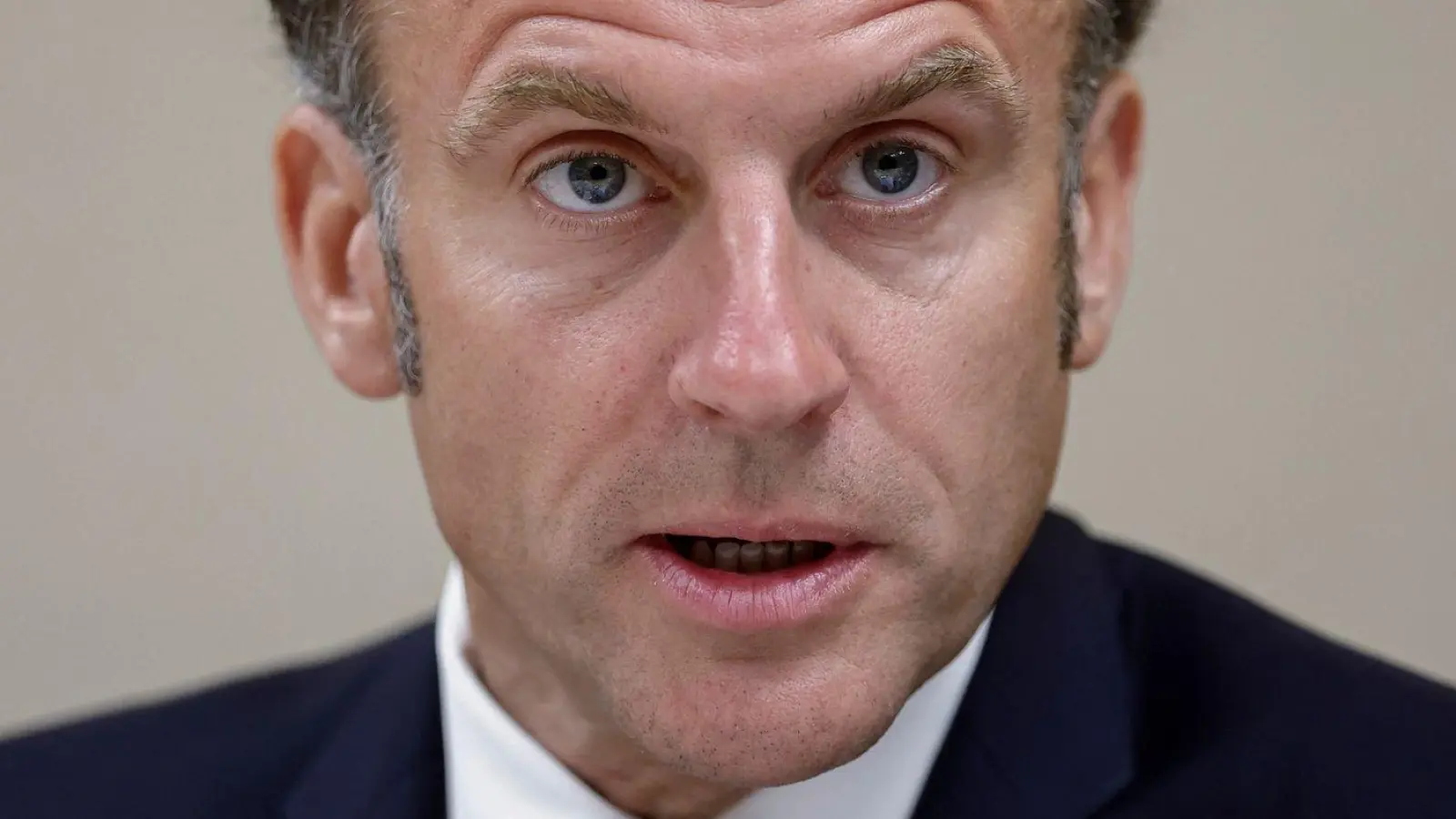 Schon länger hat der französische Präsident Emmanuel Macron sich zu einer Anerkennung von Palästina als Staat bereit gezeigt. (Foto: Benoit Tessier/REUTERS Pool via AP/dpa)