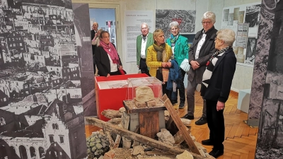 Der dem „Rothenburger Weg” gewidmete neue Dauerausstellungsbereich verteilt sich über sechs Räume des RothenburgMuseums. In einem davon wird die Zerstörung durch den Bombenangriff vor 80 Jahren thematisiert. Bei der „Langen Nacht der Museen” gibt es eine Führung. (Foto: Jürgen Binder)