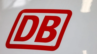 Reisende müssen auf der Rheintalbahn am Sonntag mit Beeinträchtigungen rechnen. (Symbolbild) (Foto: Oliver Berg/dpa)