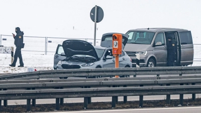 Die Ermittlungen im Fall eines brisanten Funds auf der Autobahn 3 gehen weiter.  (Foto: Armin Weigel/dpa)