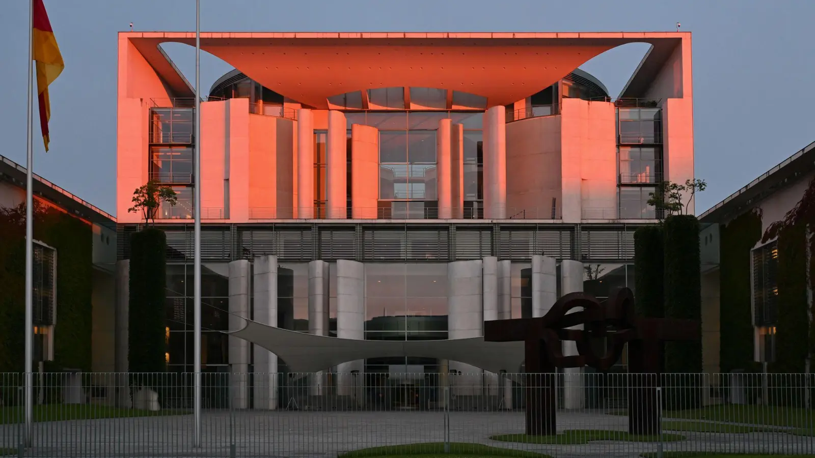  Für den Sicherheitsrat wird im Bundeskanzleramt eine Stabsstelle errichtet. (Archivbild)  (Foto: Soeren Stache/dpa)