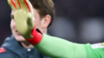 Verlängern sie beim FC Bayern? Harry Kane (l) und Manuel Neuer (r). (Archivbild) (Foto: Sven Hoppe/dpa)