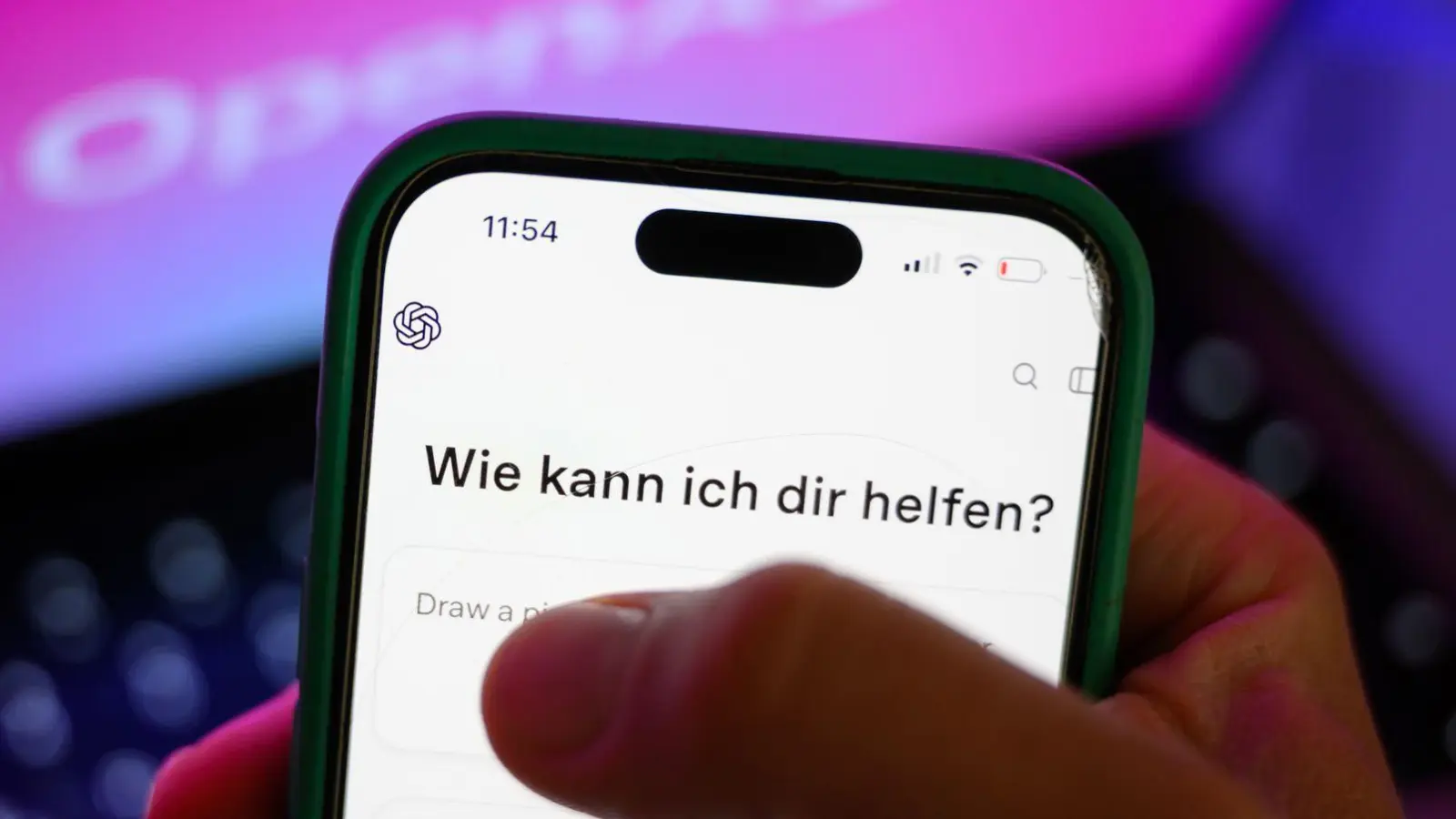 Chatbots werden von vielen auch für medizinische Auskünfte genutzt. (Archivbild) (Foto: Hendrik Schmidt/dpa)