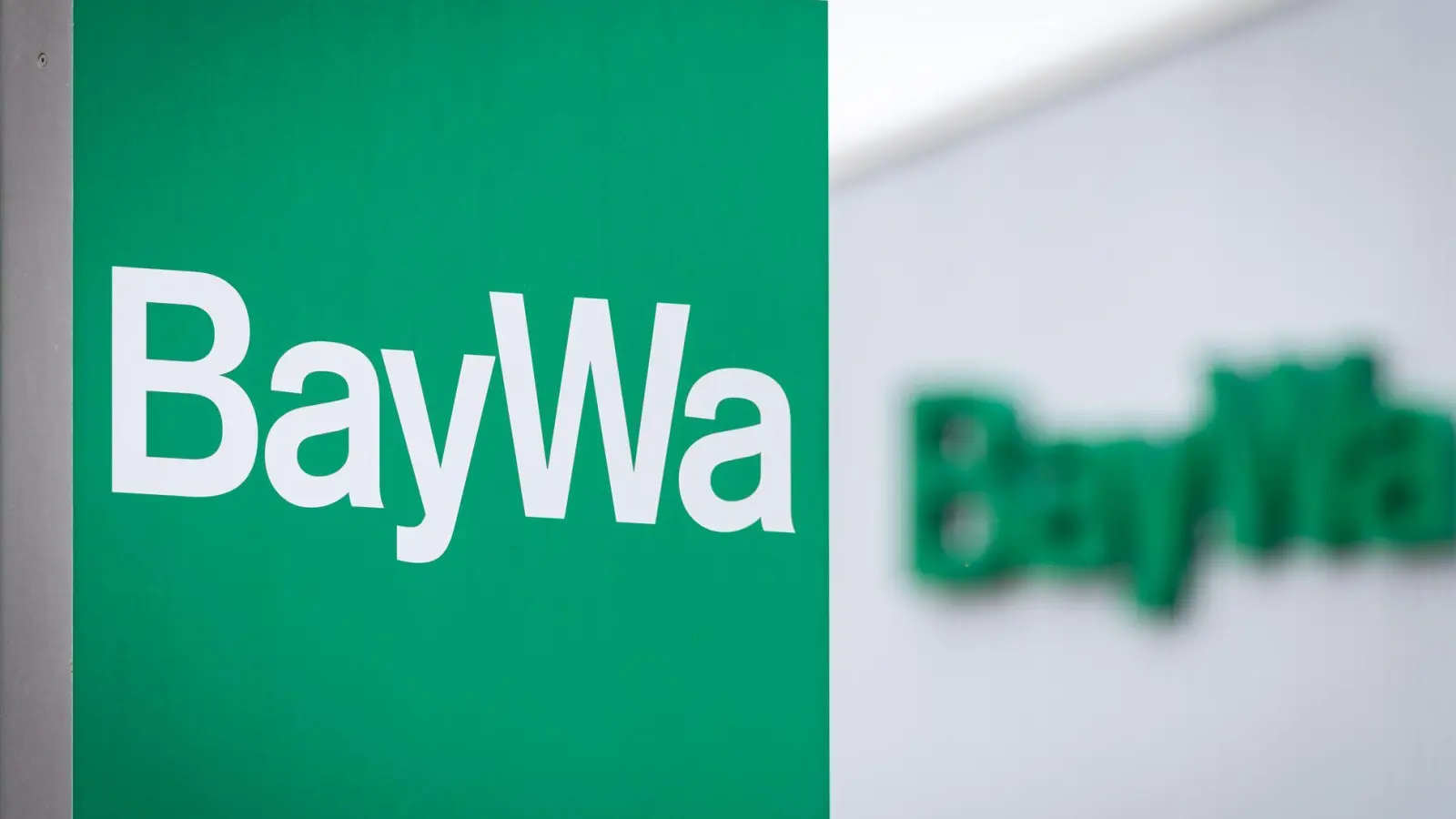 Hauptgeschäftsfeld der Baywa ist der Agrarhandel, unter den Aktionären sind viele Landwirte.  (Foto: Daniel Karmann/dpa)