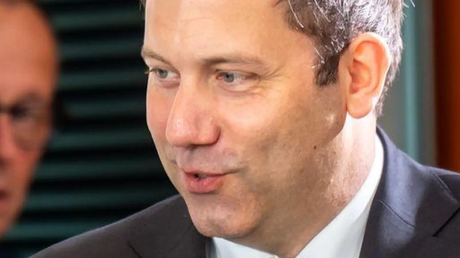 Finanzminister Klingbeil hat sein erstes Gesetz durchs Kabinett gebracht.  (Foto: Michael Kappeler/dpa)