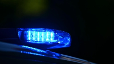 Die Polizei bat Zeuginnen und Zeugen um Hinweise. (Symbolbild) (Foto: Markus Lenhardt/dpa)